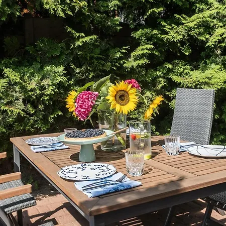 Villa Gdynia Bed & Breakfast 3*